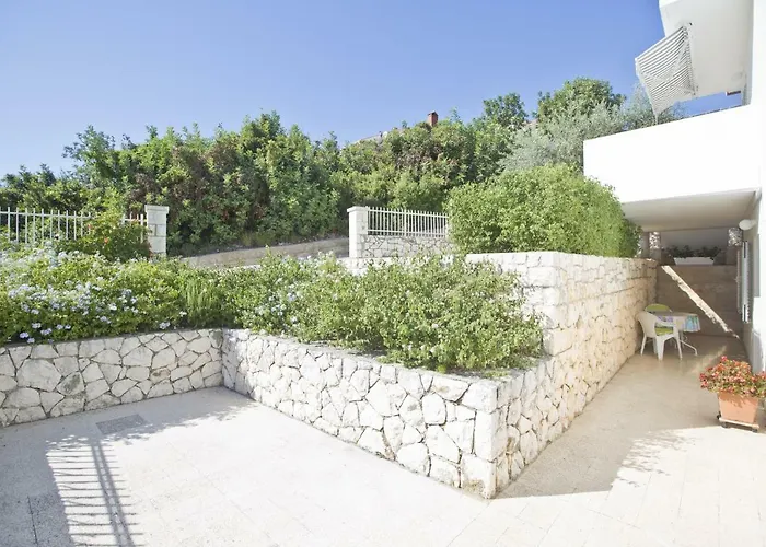 Apartments Oliva