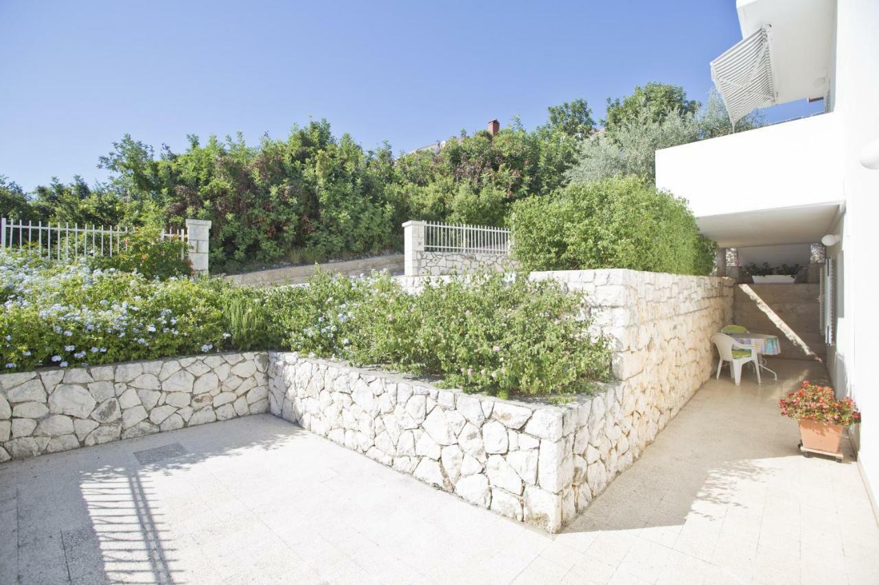 Oliva Apartment *